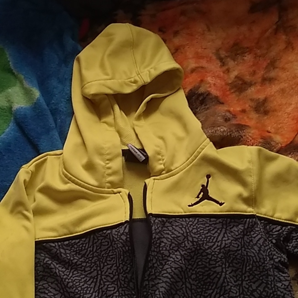 COPY - Jordan hoodie jacket by therma-fit for boys size 6-7.